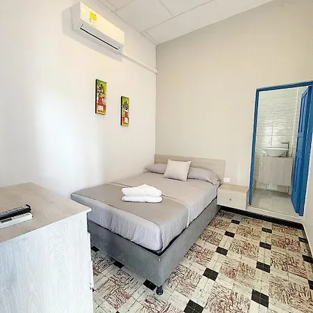 Casa 1811 Hostal *