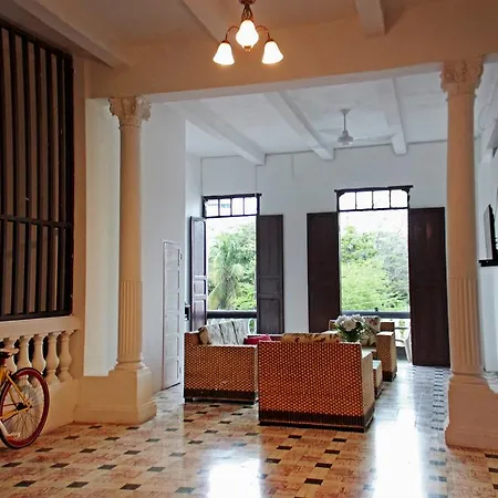 Hostal Casa 1811