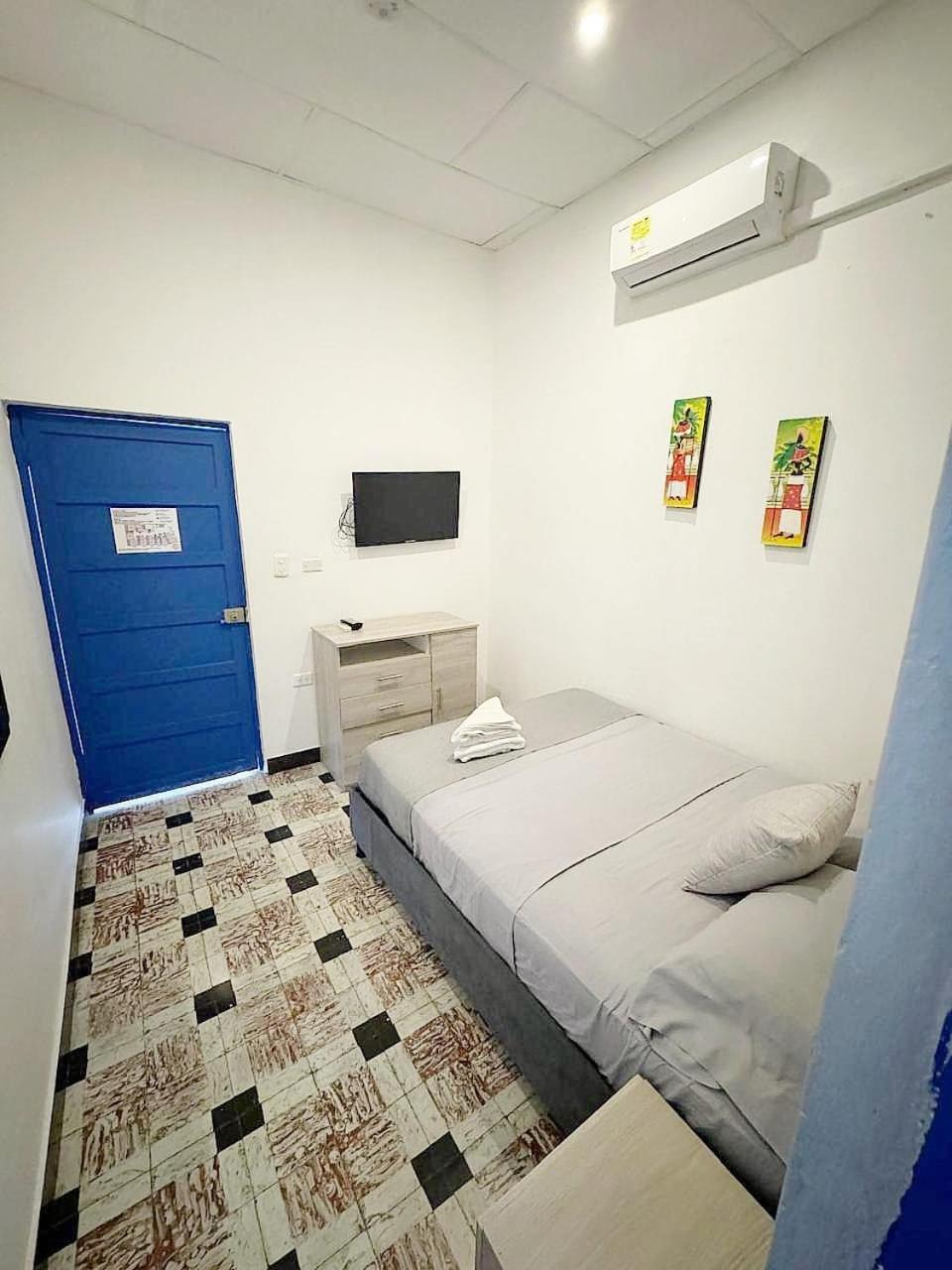 Casa 1811 Hostal *