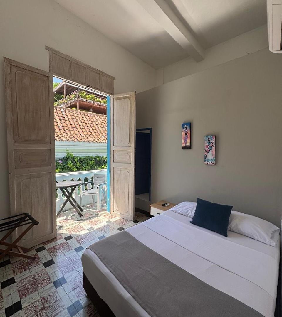 Casa 1811 Hostal *