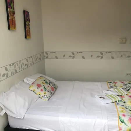 Hostal Casa 1811 *