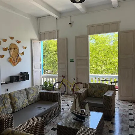 Casa 1811 Hostal *