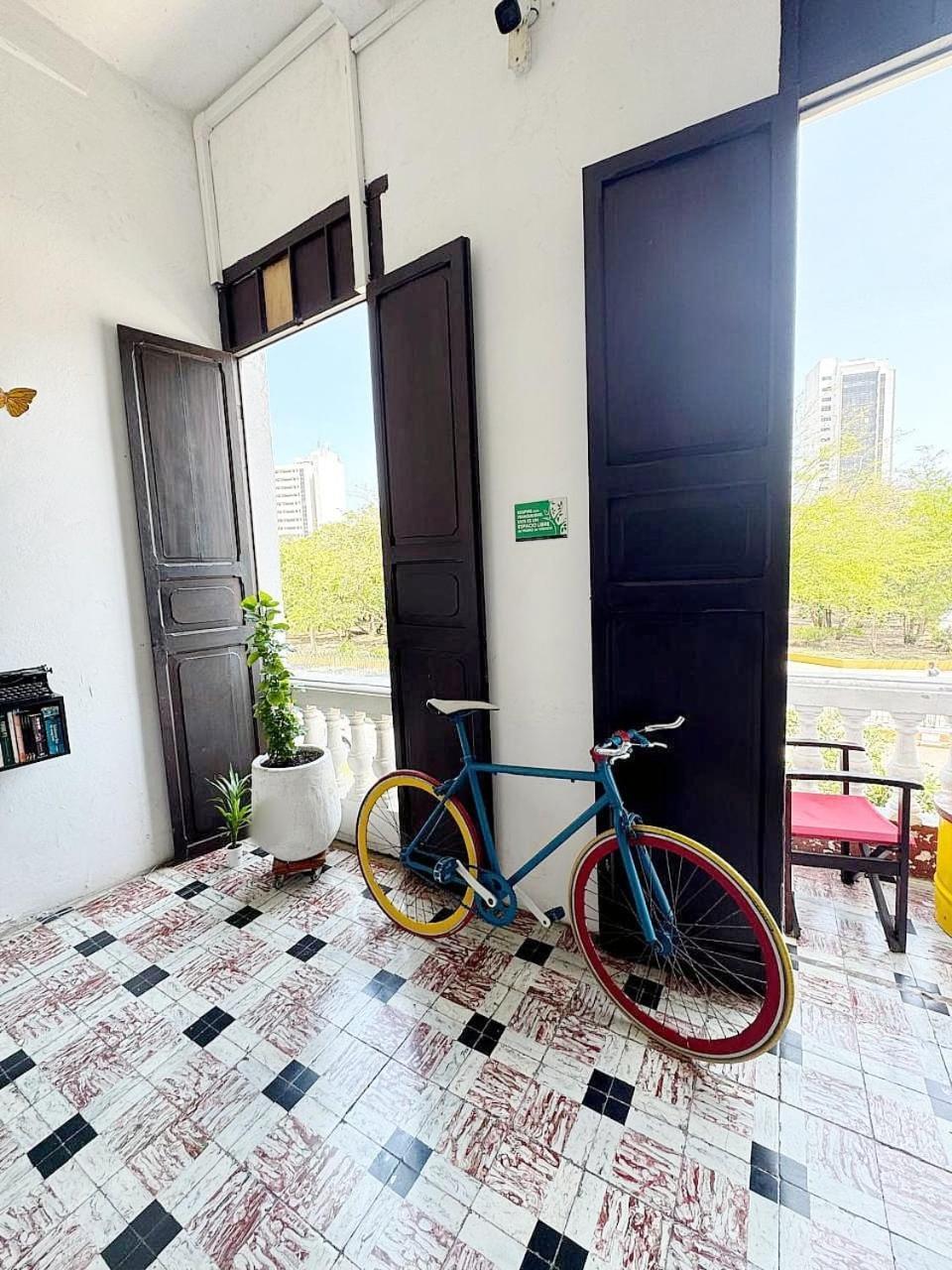 Hostal 1811 *